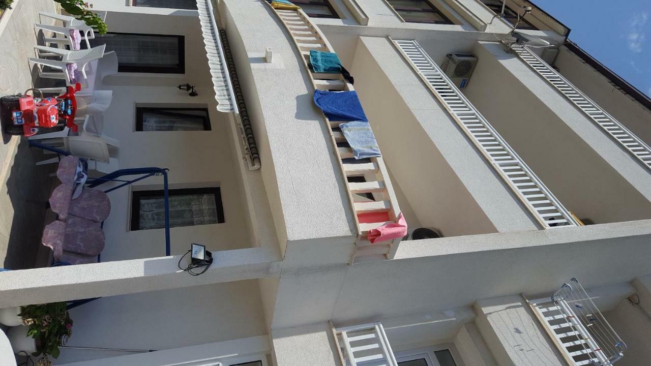 Apartments Galic Omiš Extérieur photo